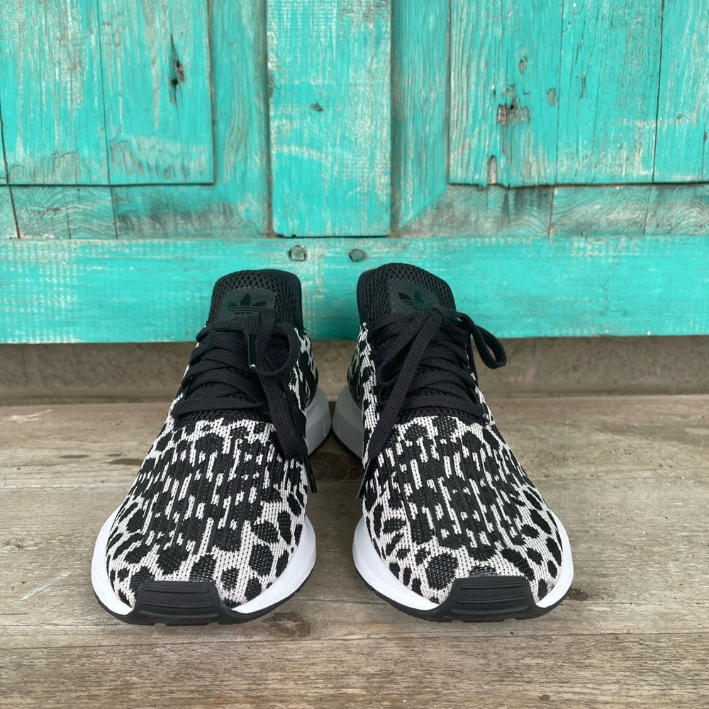 Adidas Women's swift run Black and White Sneakers